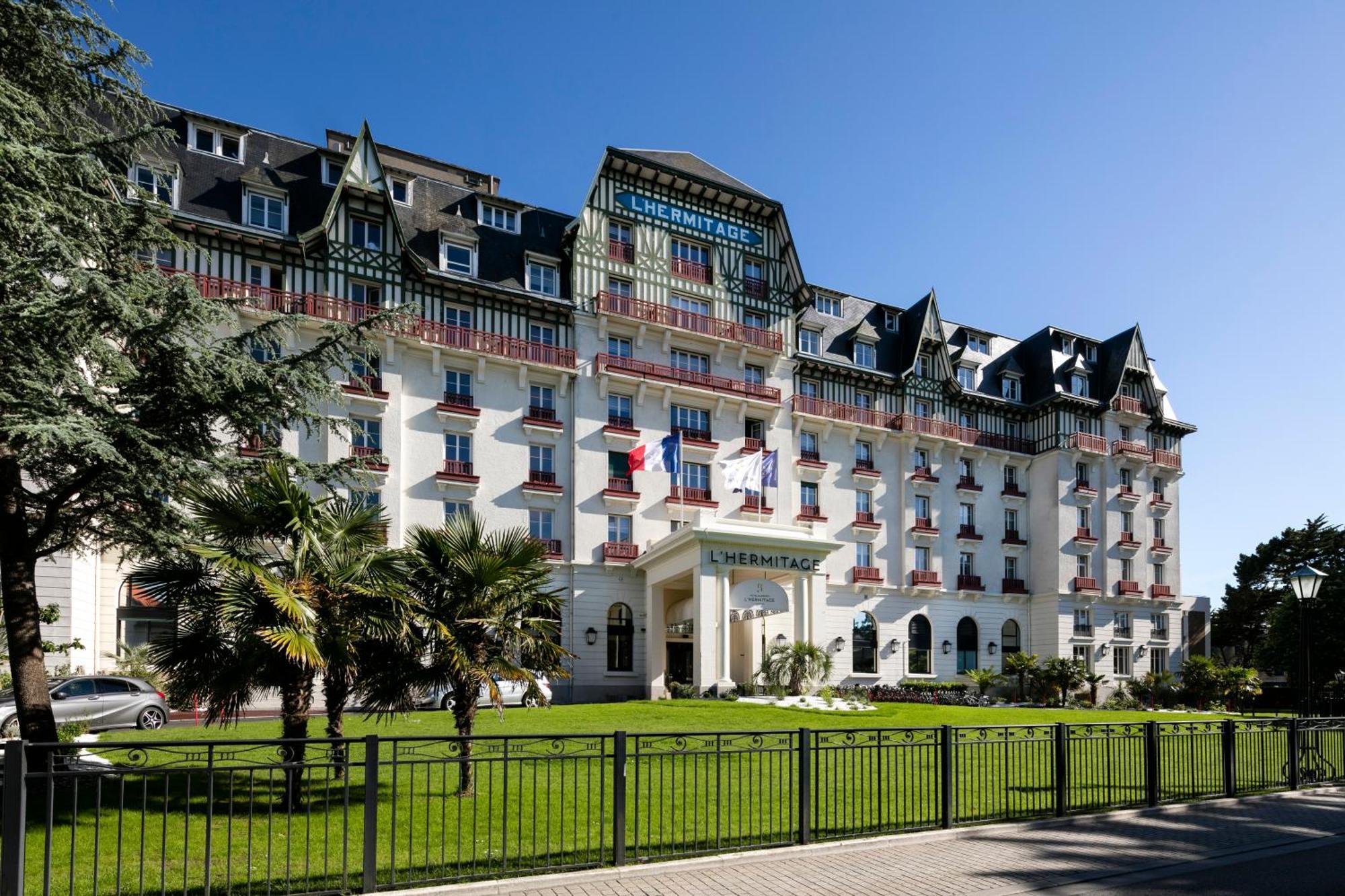 Hôtel Barrière L'Hermitage La Baule-Escoublac Exterior foto